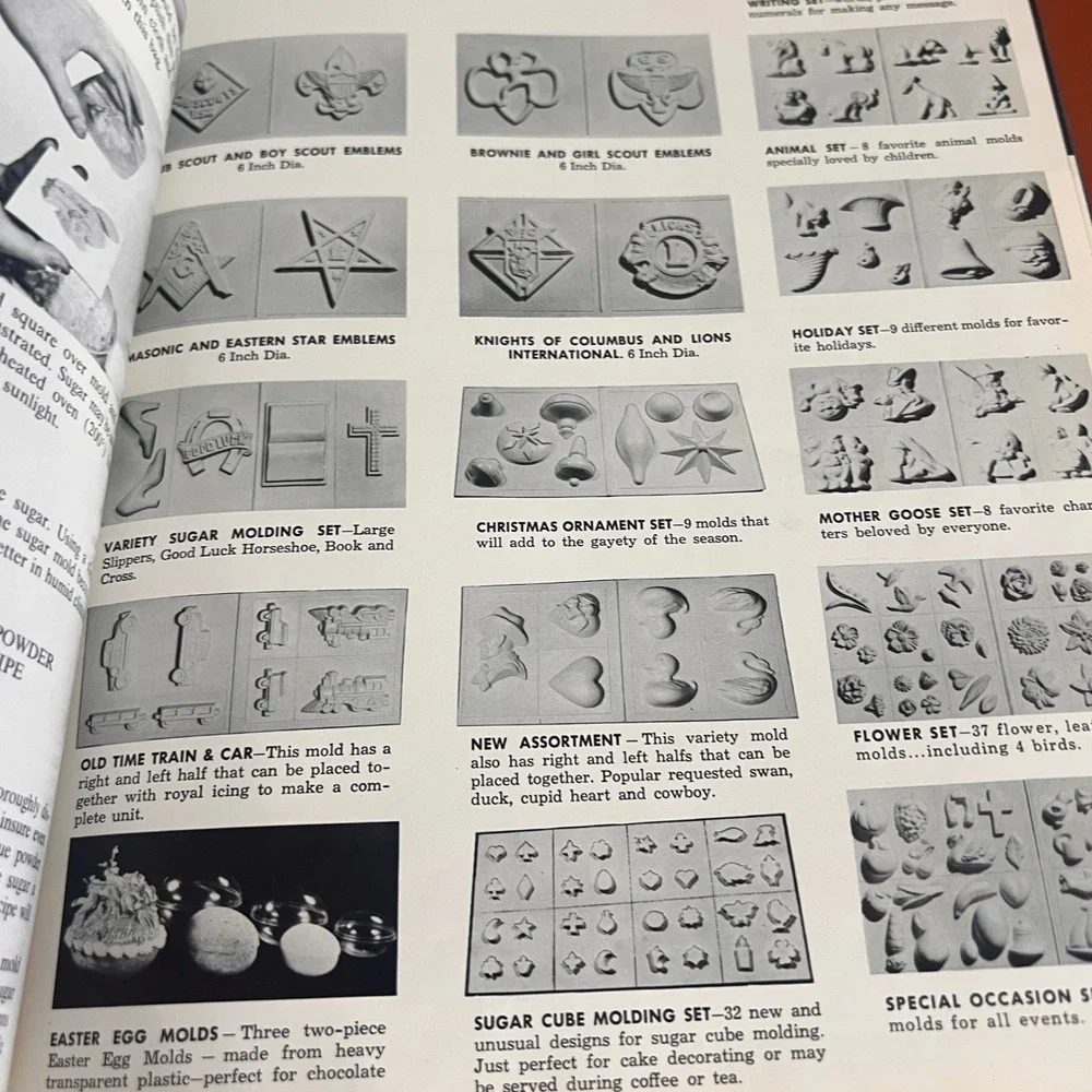 Wilton's Wonderland of‎ Cake Decorating 1968 5th Edition Hardcover Cookbook
